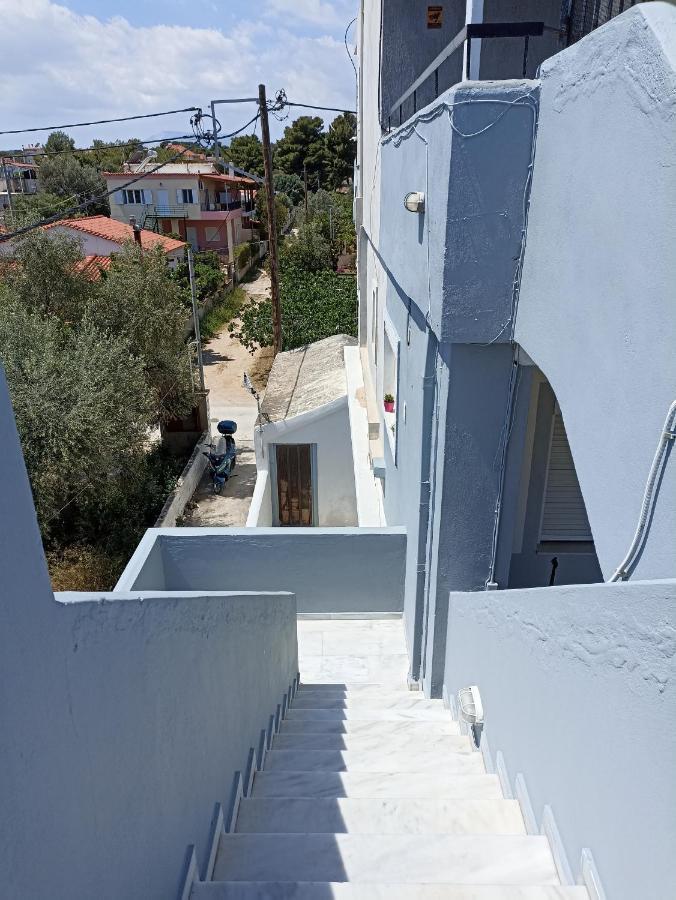 Seven Seas Apartments Artemida  Buitenkant foto
